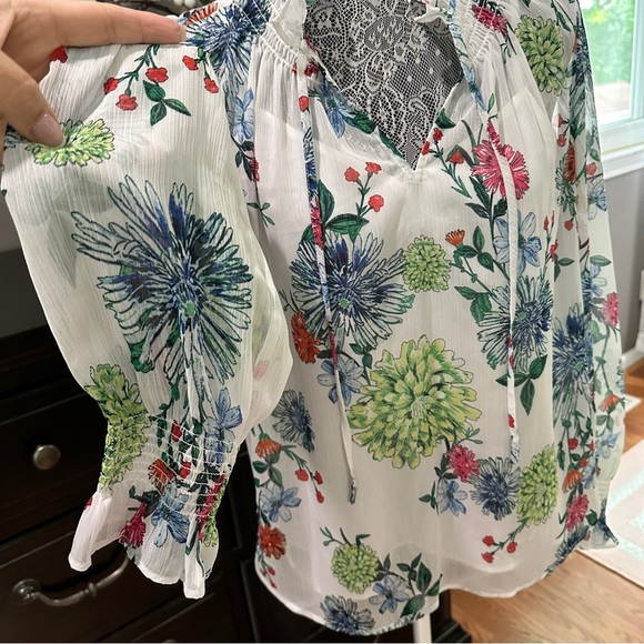 LOFT Floral Sheer Blouse Size S - Picture 4 of 11